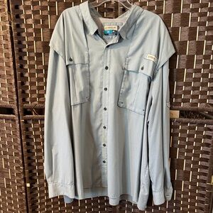 Magellan Outdoors Light Blue Casual Button Down Shirt
